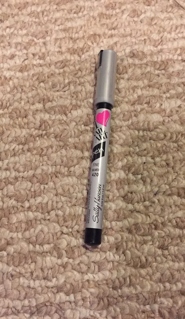 Nail Art Silver Pen photo 1