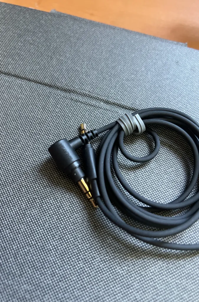 Headphone Jack Cable photo 1