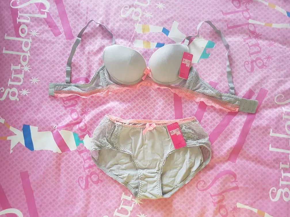 BNWT Pink And Grey Lace Bra And Underwear Set Size Small photo 1