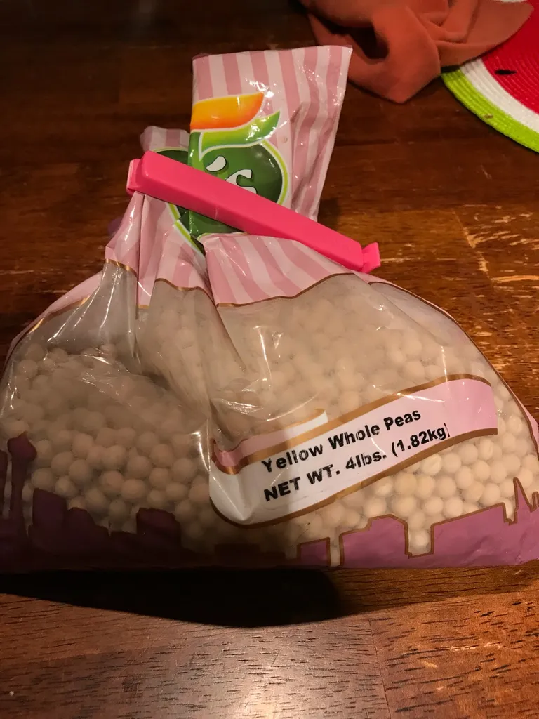 Whole Yellow Dried Peas photo 1