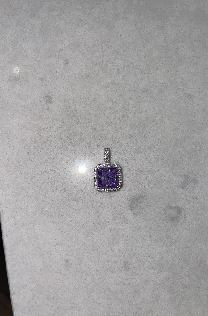 Gorgeous Pendant photo 1