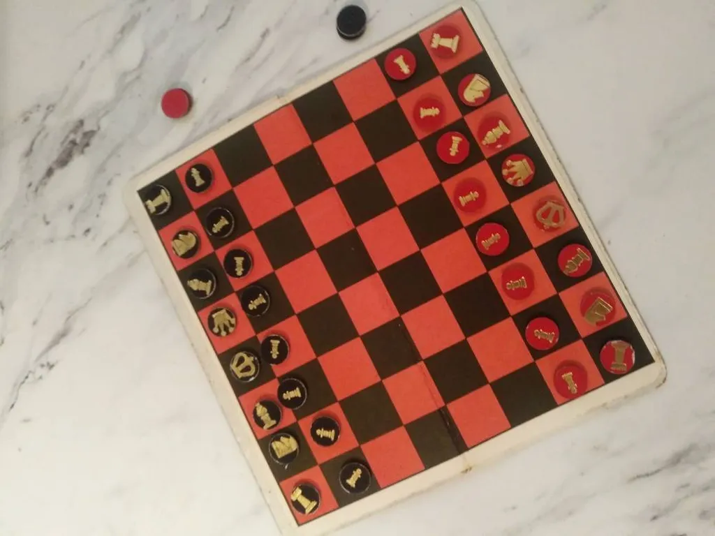 Vintage Travel Magnetic Chess photo 1