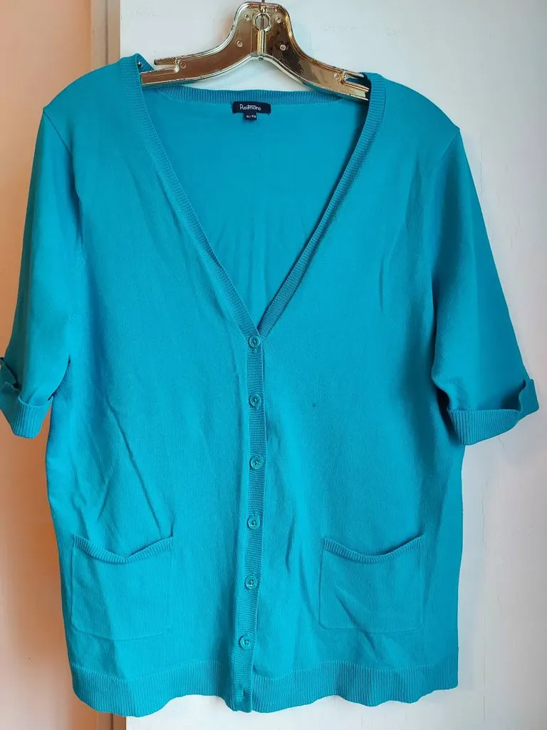 🆓️ Turquoise Top photo 1