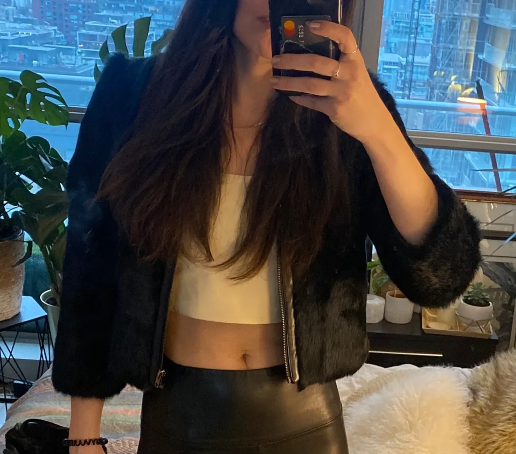 Lost My Fur Jacket! Pls Help! photo 1