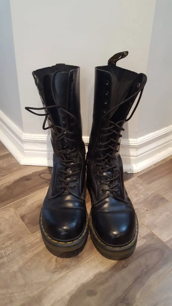14 Hole Doc Martens photo 1