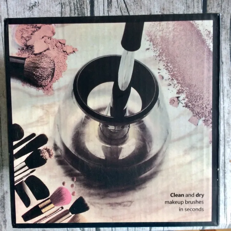 BNIB Makeup Brush Cleaner photo 1