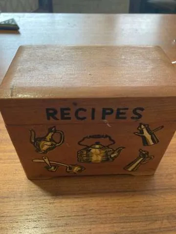 Vintage recipes box photo 1
