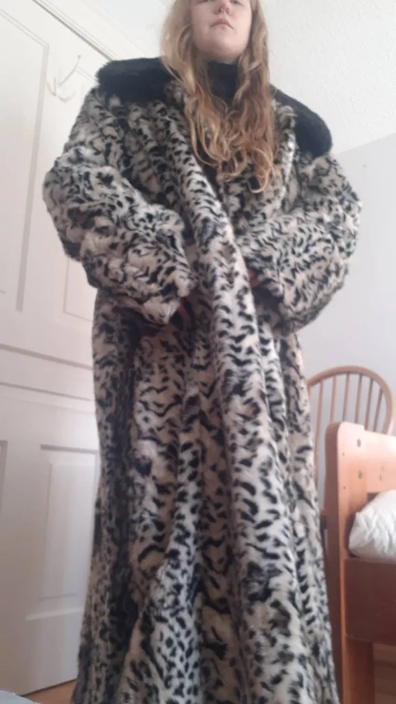Glorious Big Faux Fur Coat photo 1