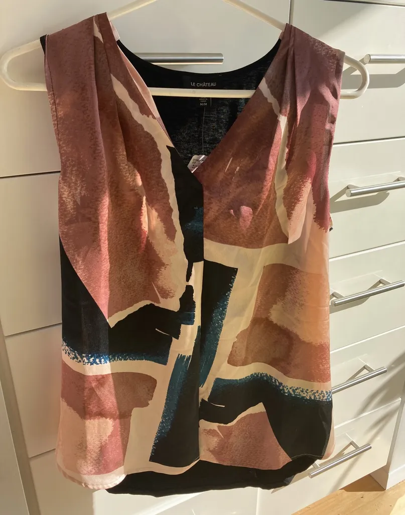 Medium Le Chateau Top photo 1