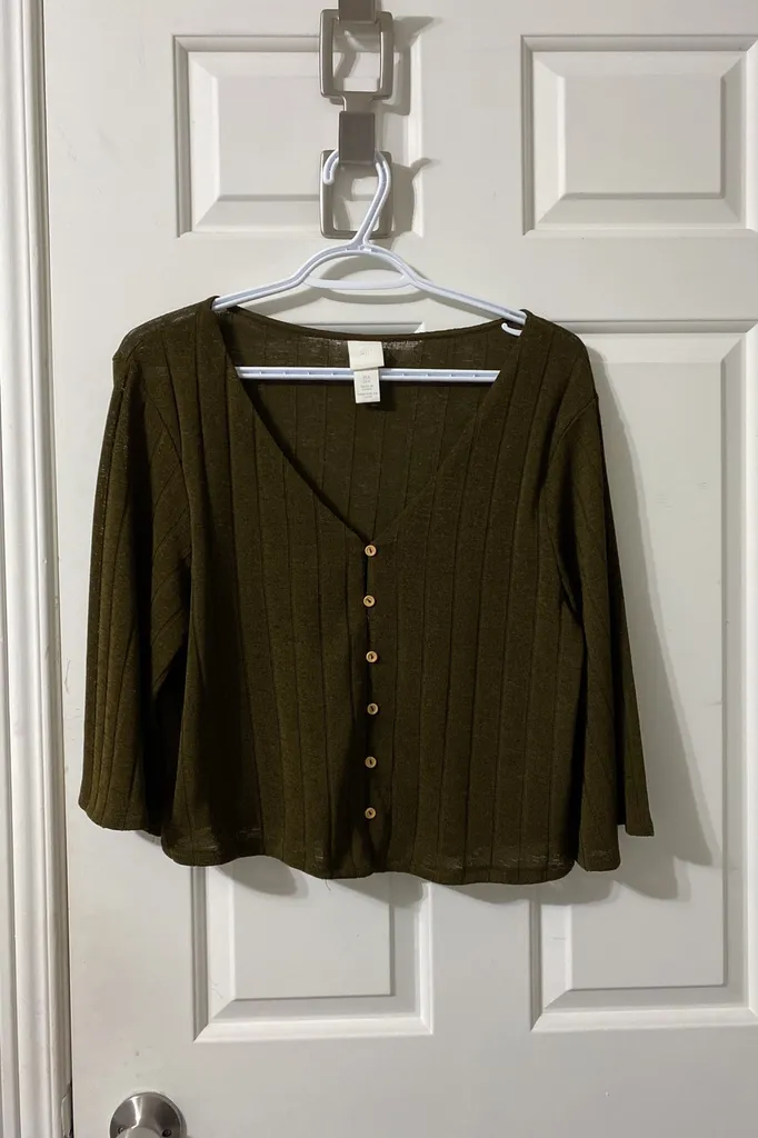 H&M Cropped Cardigan photo 1