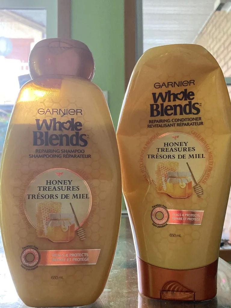Value Size Garnier Whole Blends Honey Treasures photo 1