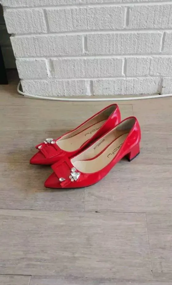 Size 6 Shoes photo 1