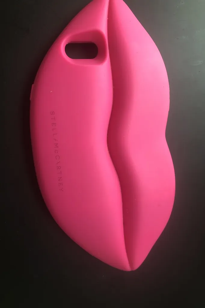 Stella McCarthney Lip Apple Phone 6 Phone Case photo 1