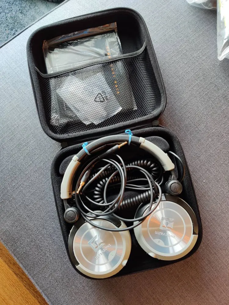 Ultrasone Pro 550 Headphones photo 1