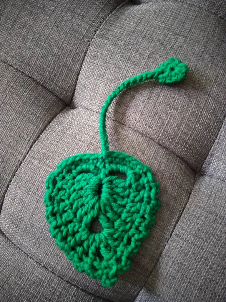 Bookmark Crochet Monstera Leaf photo 1