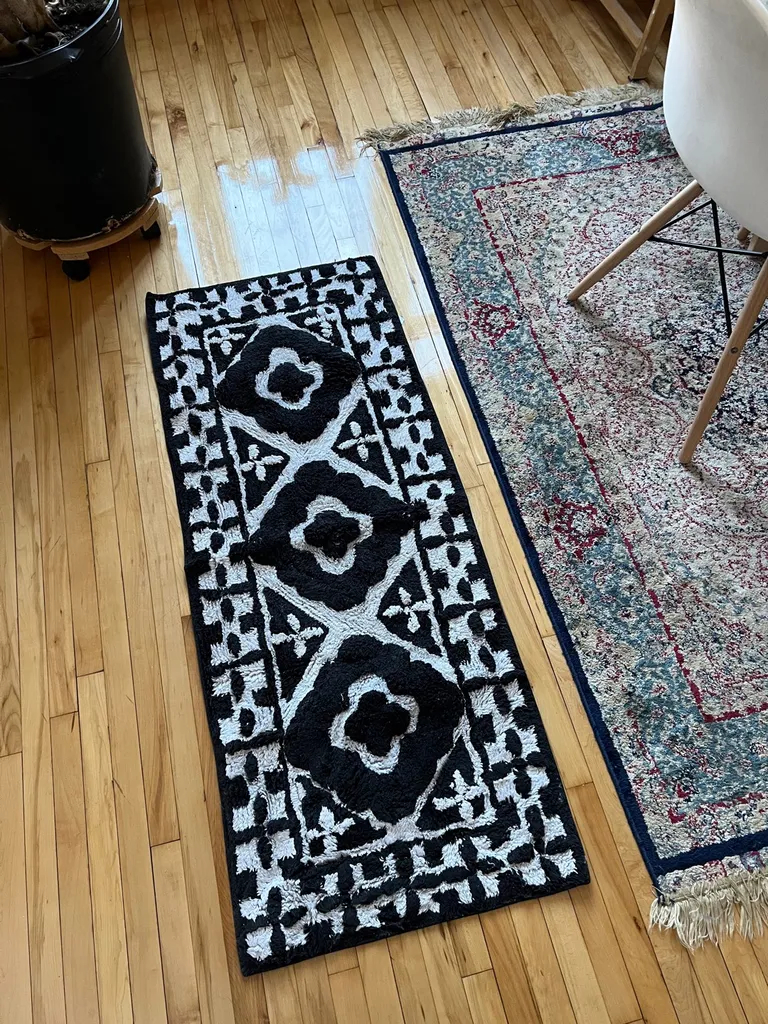 Urban Outfitters Runner photo 1