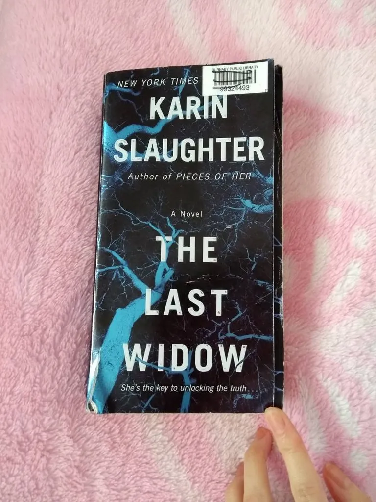 📖 The Last Widow photo 1