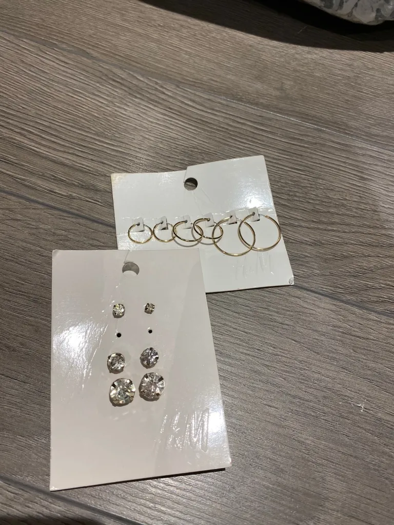 H&M Earrings photo 1