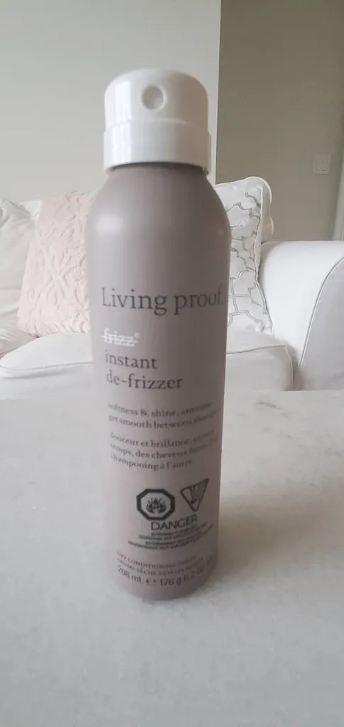 Living Proof Anti-frizz Shine Spray photo 1