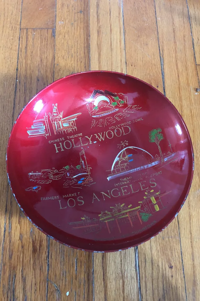 Shallow LA bowl photo 1