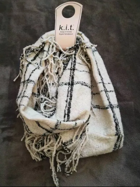 BNWT Infinity Scarf photo 1