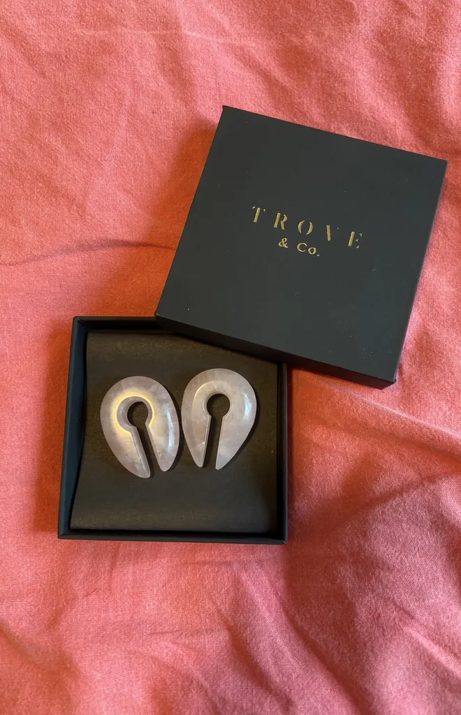 Rose Quartz Hangers photo 1