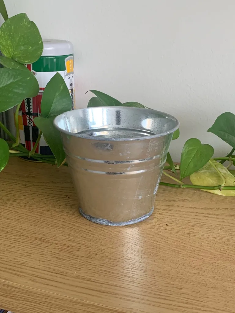 5" Metal Planter photo 1