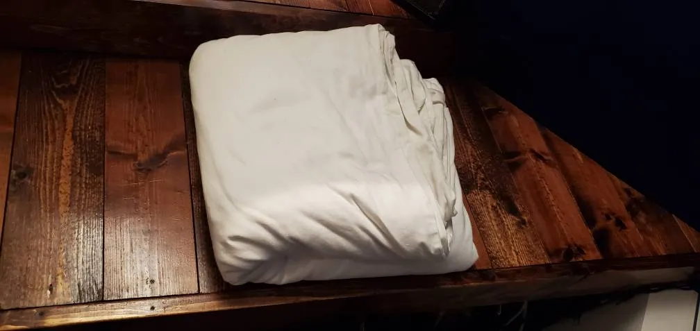 Queen Sized White Duvet Cover photo 1