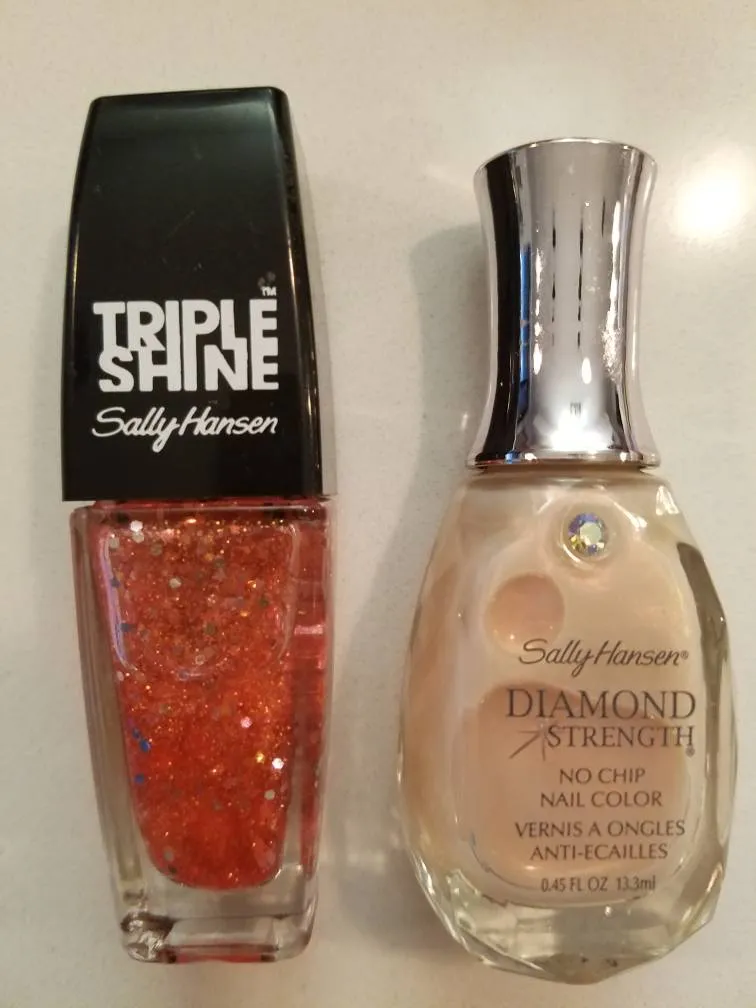 Glitter And Pearly Nail Polish photo 1