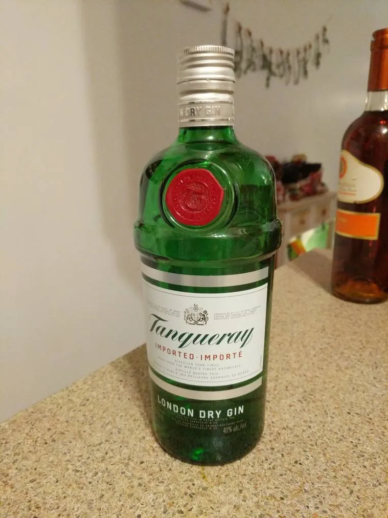 Tanqueray Dry Gin photo 1