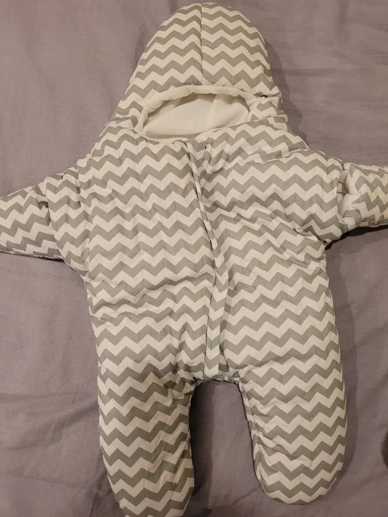Snowsuit 3-6M photo 1