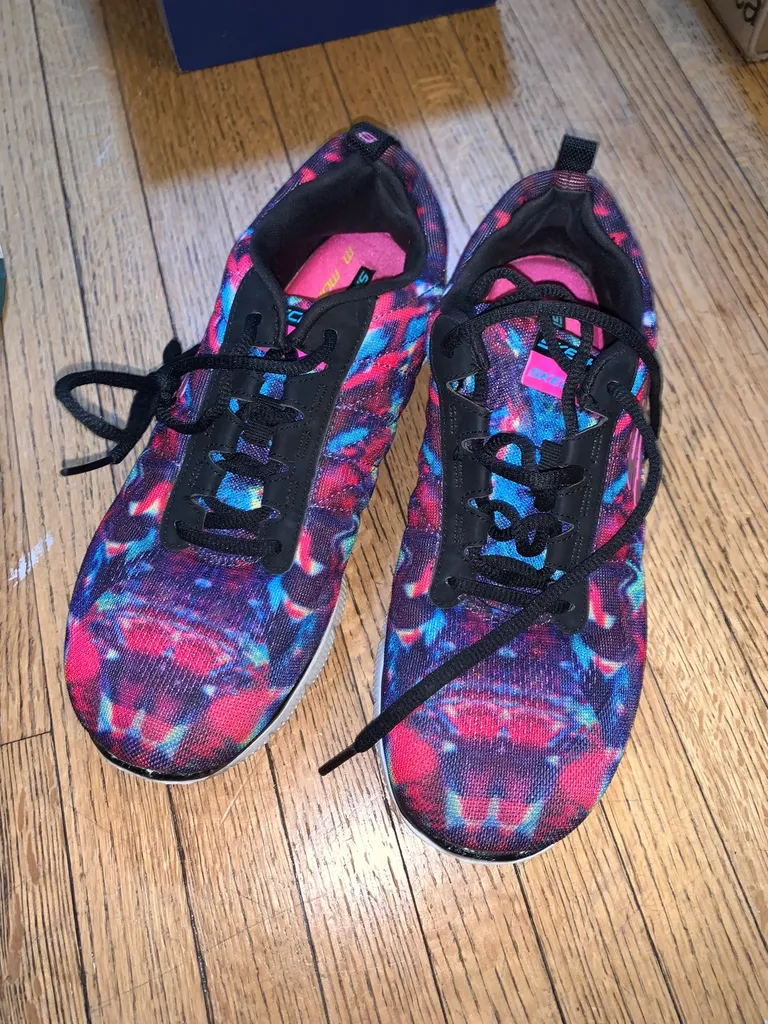 Sketchers Womens Shoes Size 7.5 photo 1