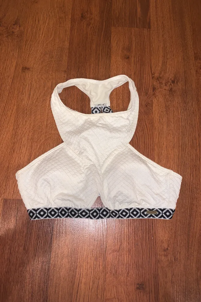 BNWOT Roxy Crop photo 1