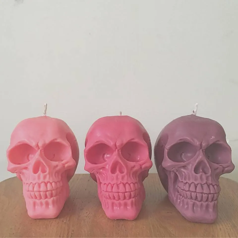 Large Skull Candle photo 1