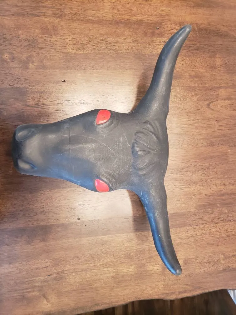 Large Plastic Bull Head photo 1