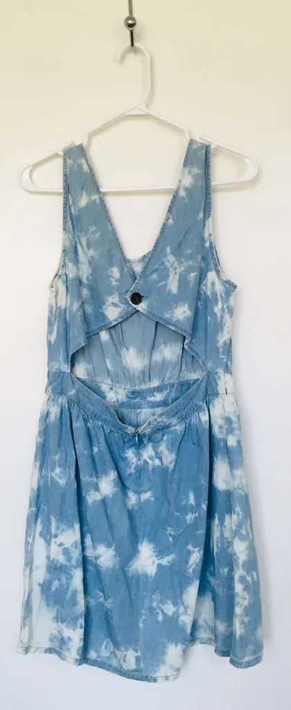 Open-Back Acid Wash Dress (L/XL) photo 1