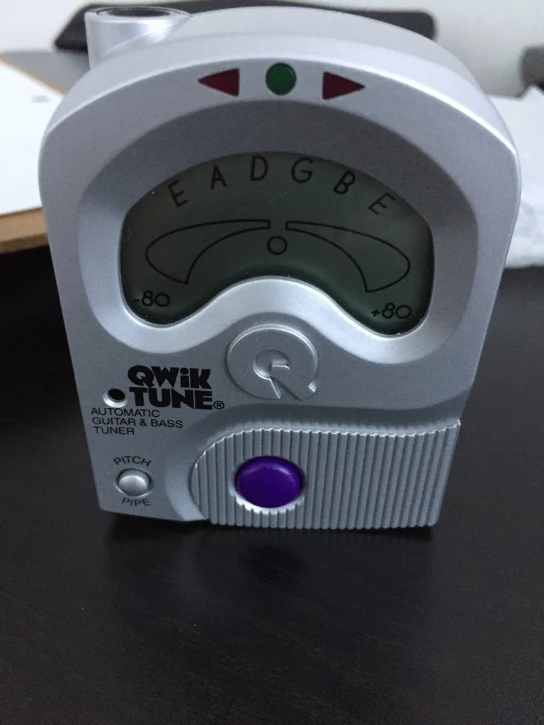 Guitar and Bass Guitar Tuner photo 1