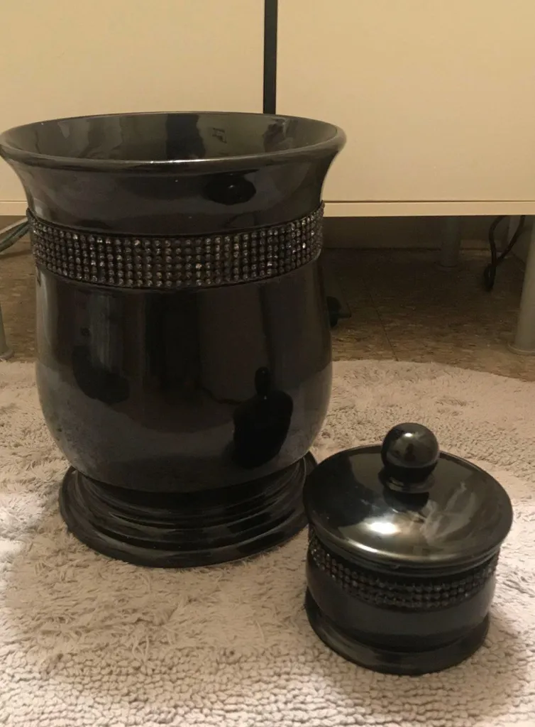 Ceramic Bathroom Accessories photo 1