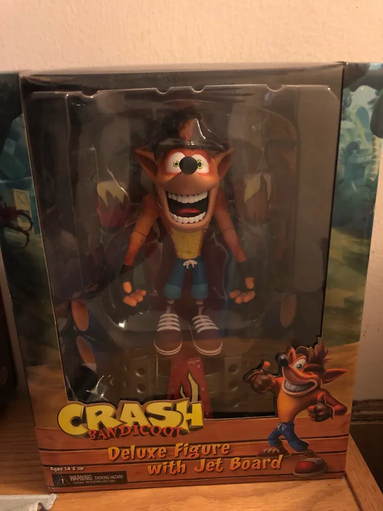 Crash Bandicoot Figure photo 1