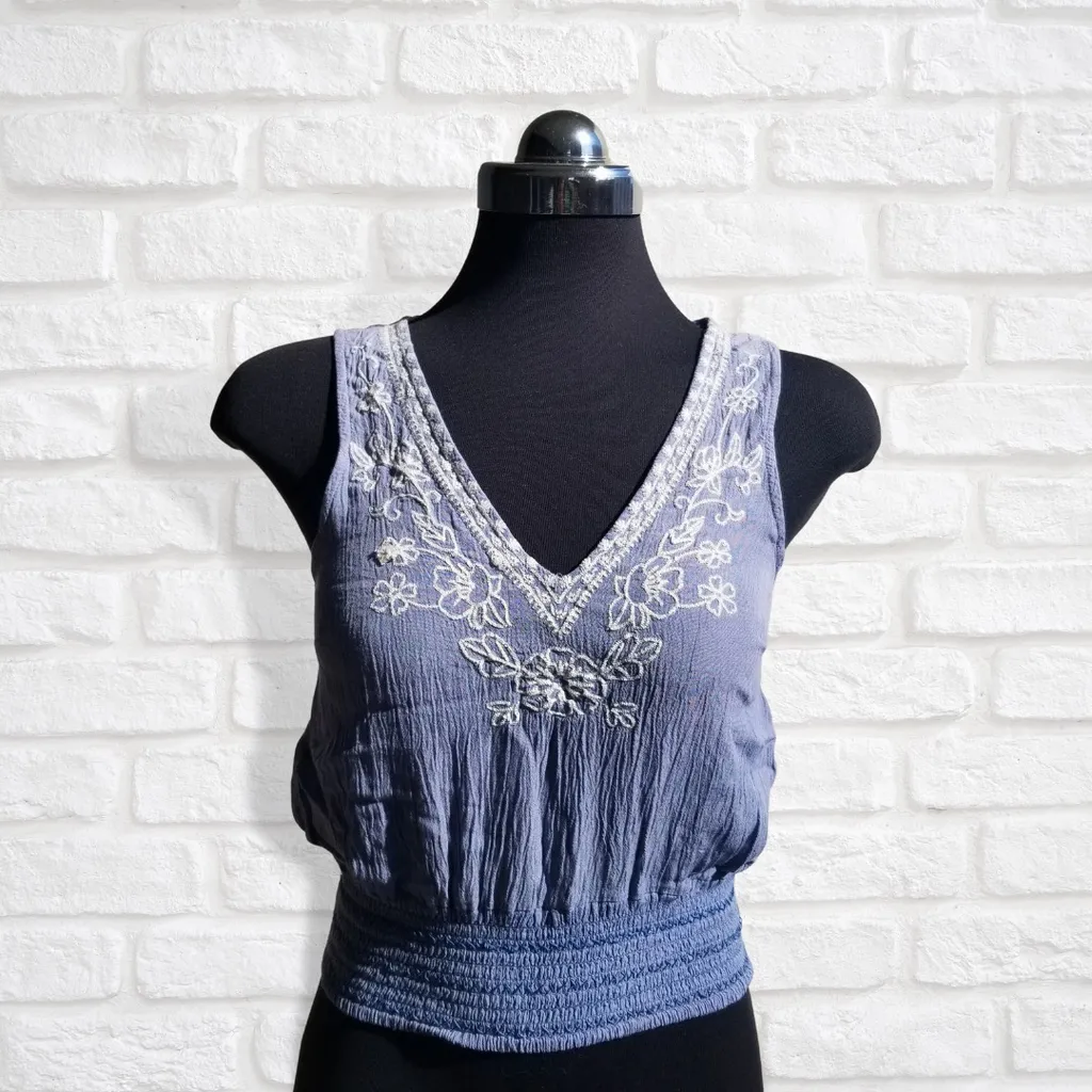 🆕 BNWT size Small Others Follow Top photo 1