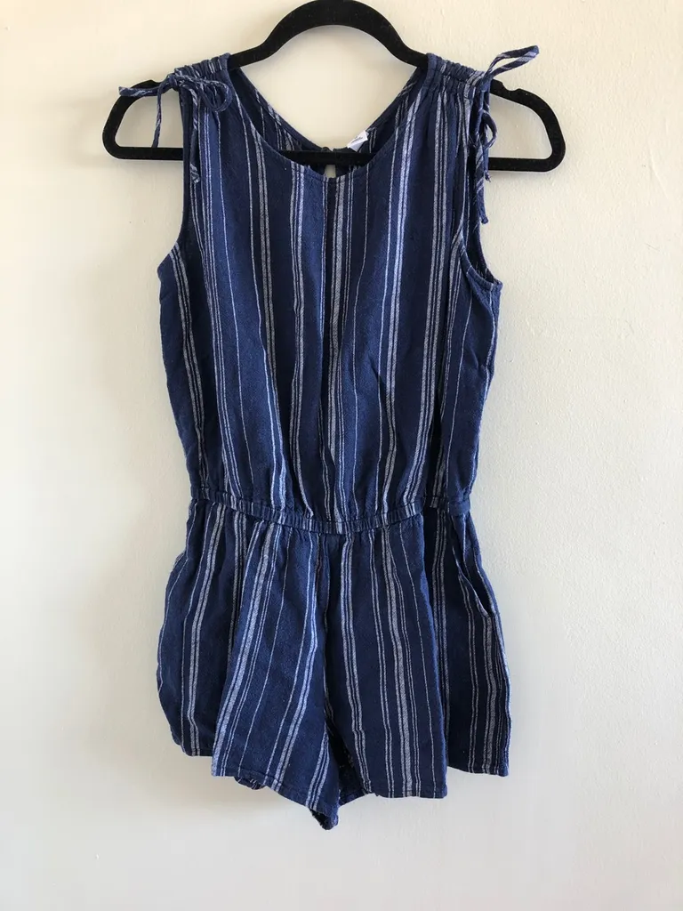 Romper photo 1