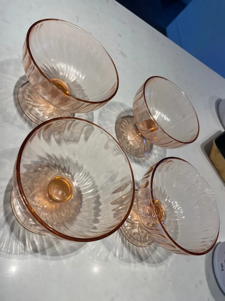 Set Of 4 Peach Pink Ice Cream Bowls photo 1