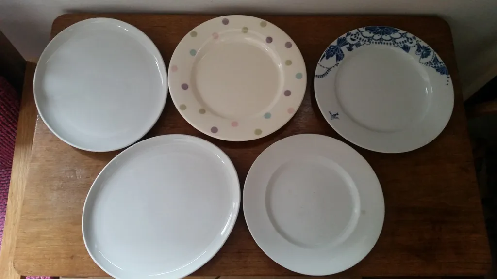 Plates photo 1