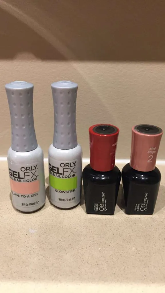 Gel Nail Polish photo 1