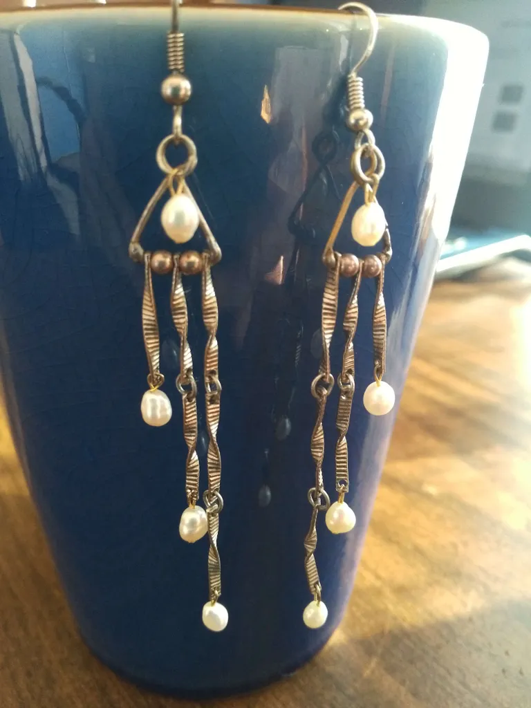 River pearl dangle earrings photo 1
