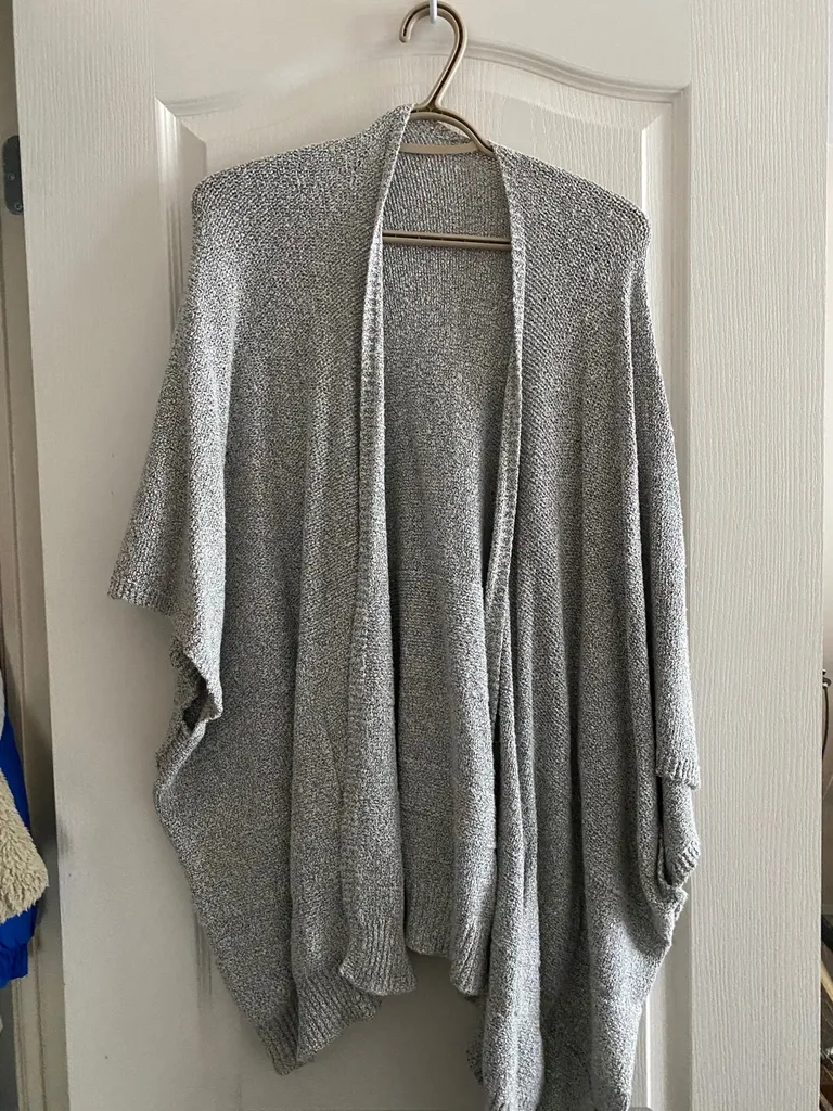 Roots Poncho photo 1