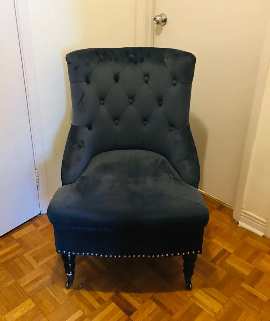 Gorgeous Studded Velvet Chair Rich Navy Blue photo 1