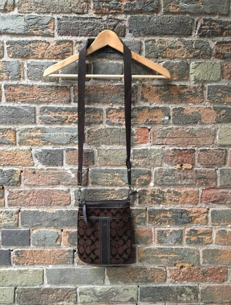 Authentic Coach Crossbody Bag photo 1