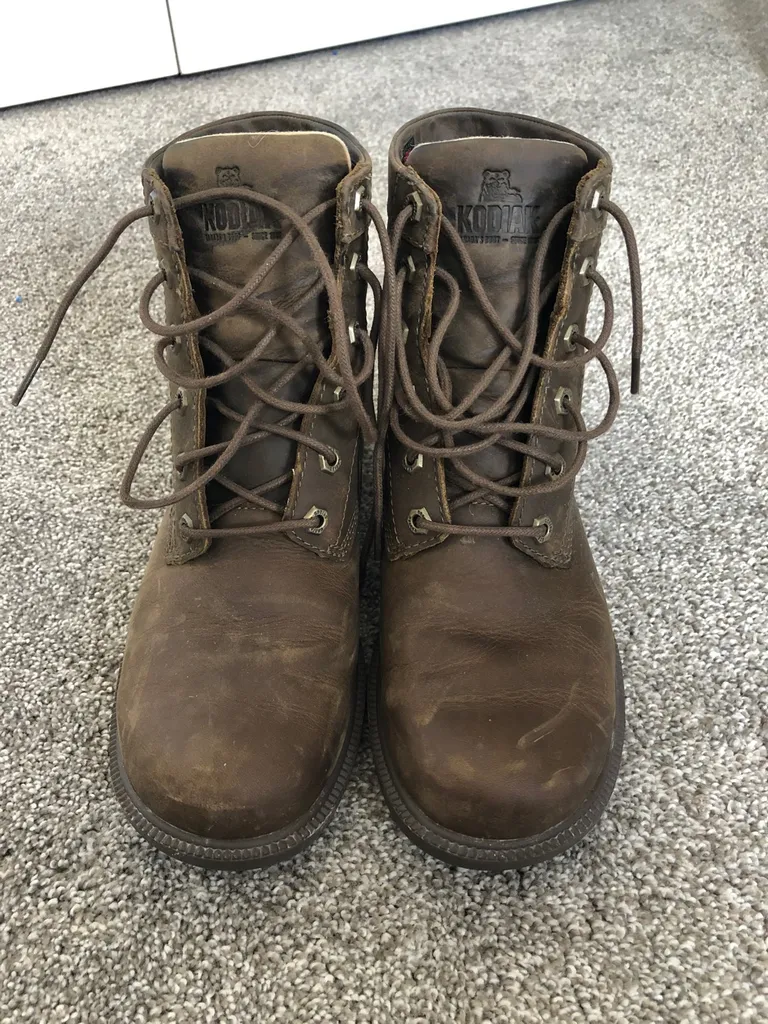 Womens Kodiak Leather Boots - 10 photo 1