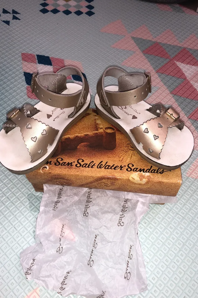 Salt Water Sandals Sz 6 photo 1